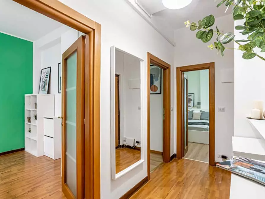 Immagine 9 di Camera in affitto  in Via Tavazzano10 a Milano