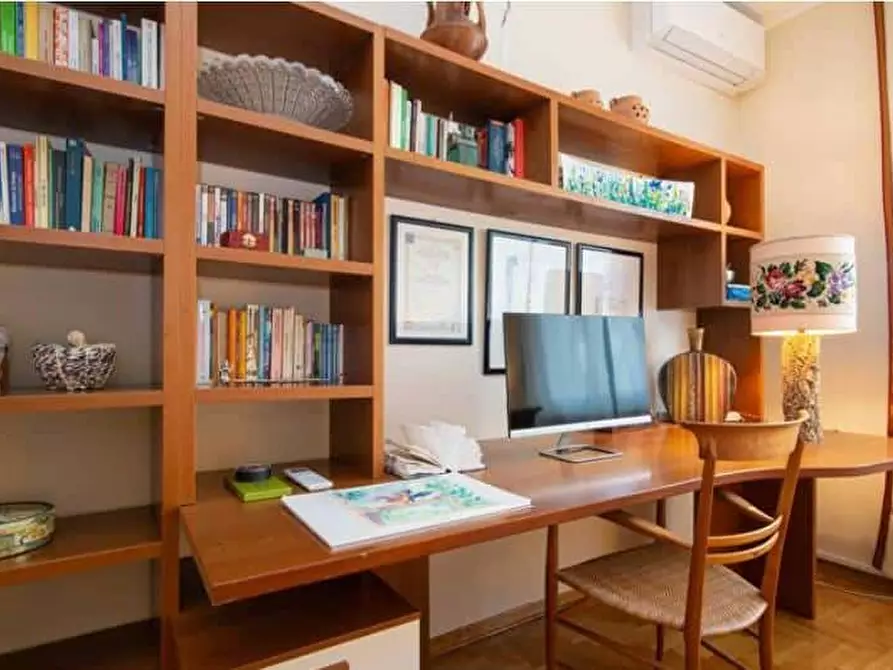 Immagine 17 di Appartamento in affitto  in Viale Venti Settembre46 a Trieste