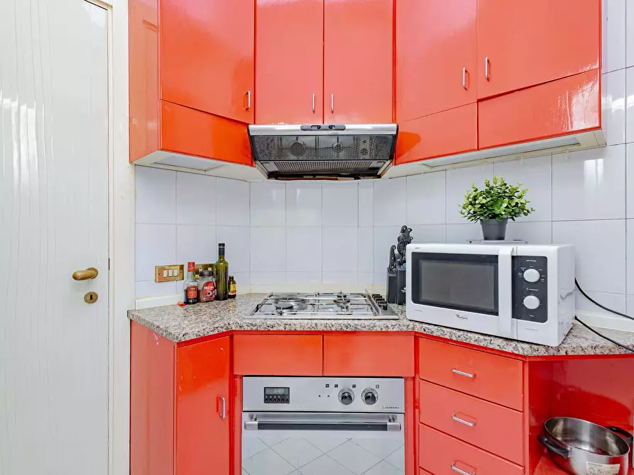 Immagine 12 di Camera in affitto  in Via Cesare Battisti13 a Milano