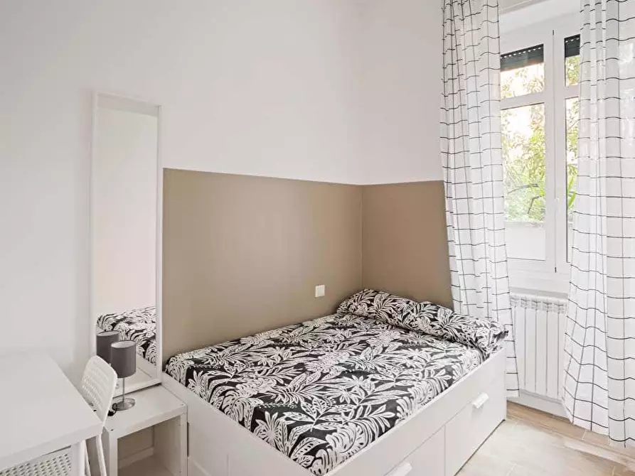 Immagine 4 di Camera in affitto  in Viale Legioni Romane39 a Milano