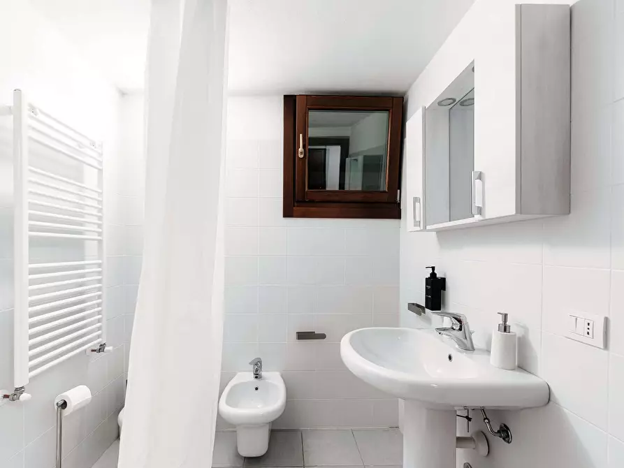 Immagine 35 di Appartamento in affitto  in Via della Conciliazione83 a Como