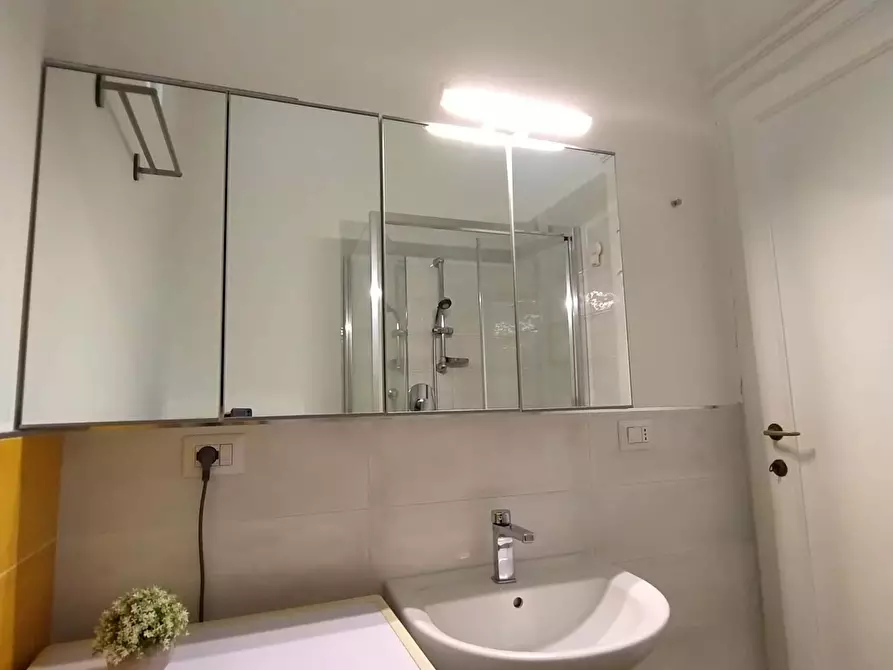 Immagine 25 di Appartamento in affitto  in Via Cervignano a Milano