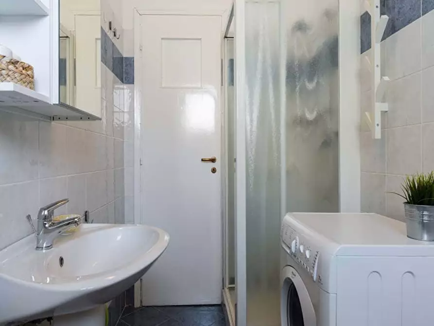 Immagine 24 di Camera in affitto  in Via dei Mandorli6 a Buccinasco
