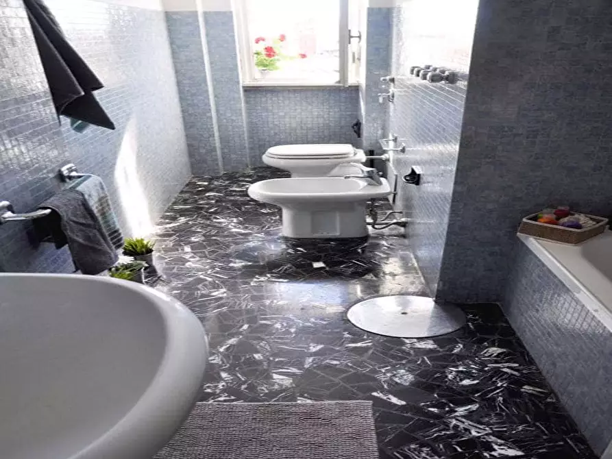 Immagine 57 di Camera in affitto  in Via Mauro Macchi44 a Milano