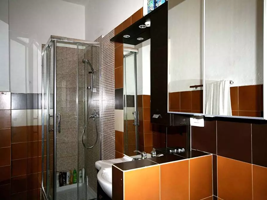 Immagine 11 di Camera in affitto  in Via Restelli49 a Milano