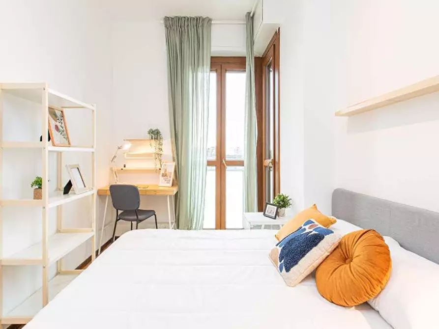 Immagine 5 di Camera in affitto  in Viale Sondrio7 a Milano