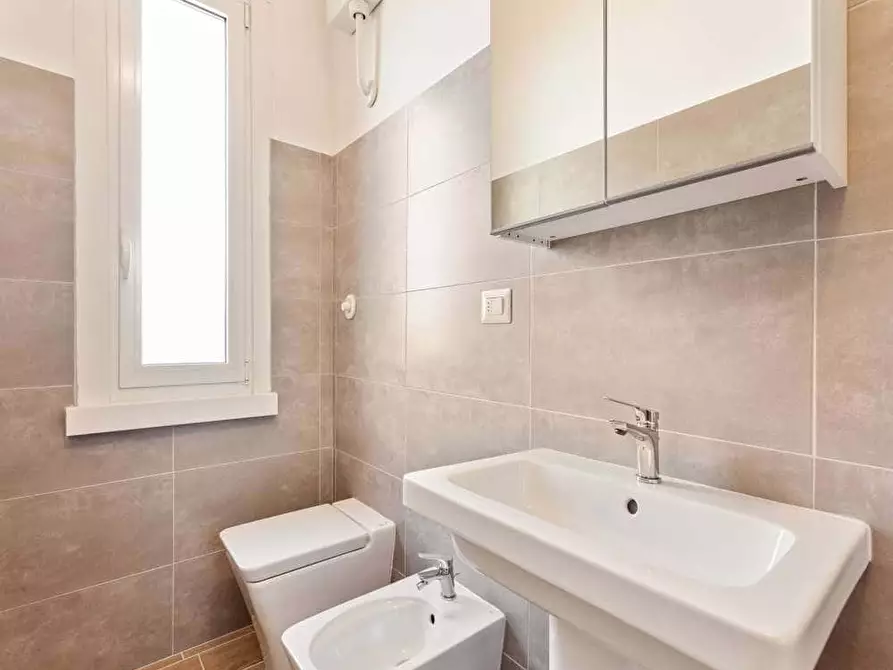 Immagine 5 di Camera in affitto  in Via Pantigliate6 a Milano