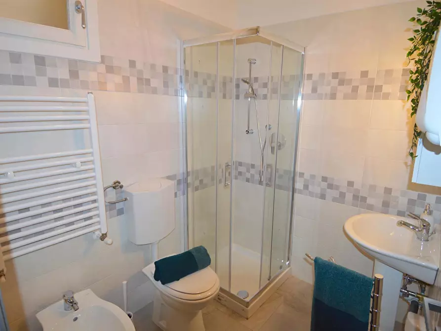 Immagine 10 di Camera in affitto  in Corso Canalchiaro26 a Modena