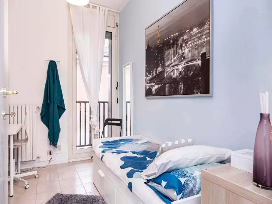 Immagine 5 di Camera in affitto  in Viale Monte Santo8 a Milano