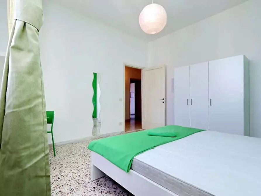 Immagine 6 di Camera in affitto  in Via Vincenzo Bellini56 a Firenze