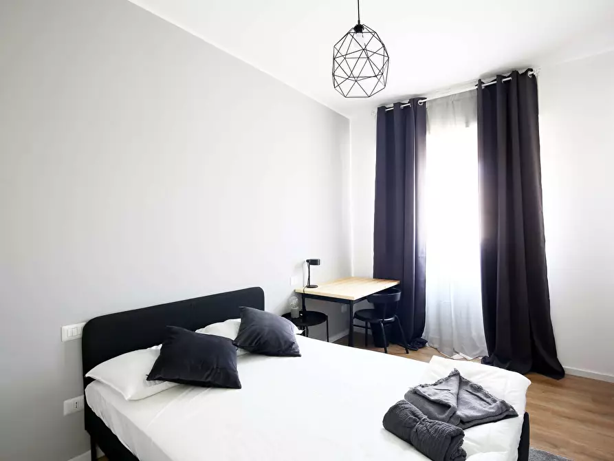 Immagine 1 di Camera in affitto  in Via Benjamin Constant6 a Milano