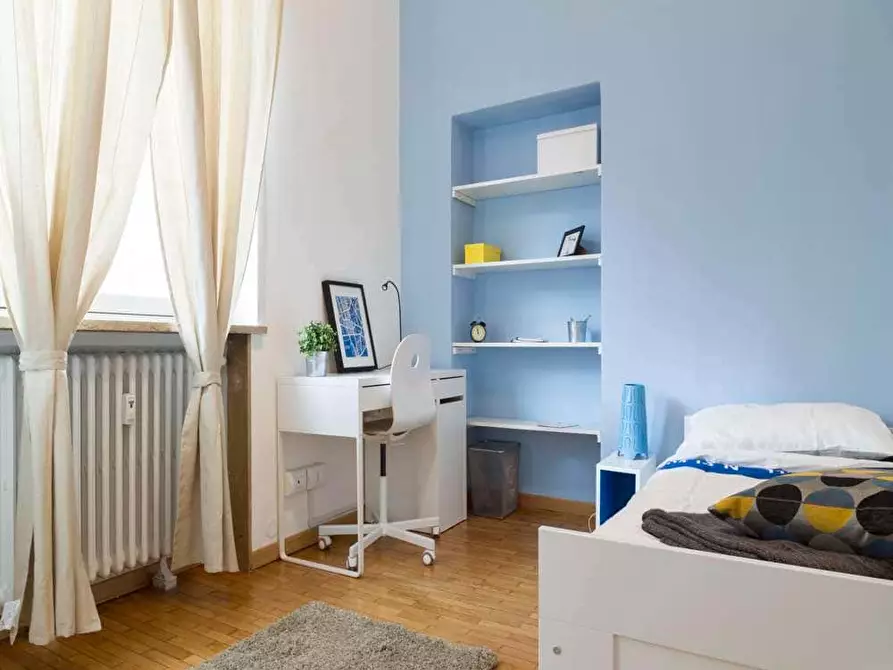 Immagine 5 di Camera in affitto  in Via Tarquinio Prisco3 a Milano