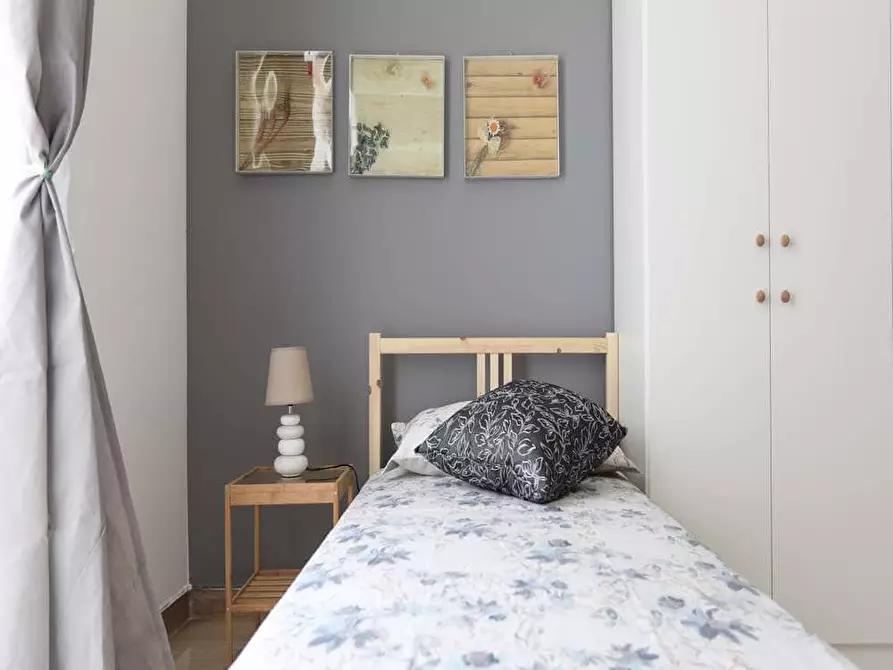 Immagine 8 di Camera in affitto  in Viale Romagna5 a Milano