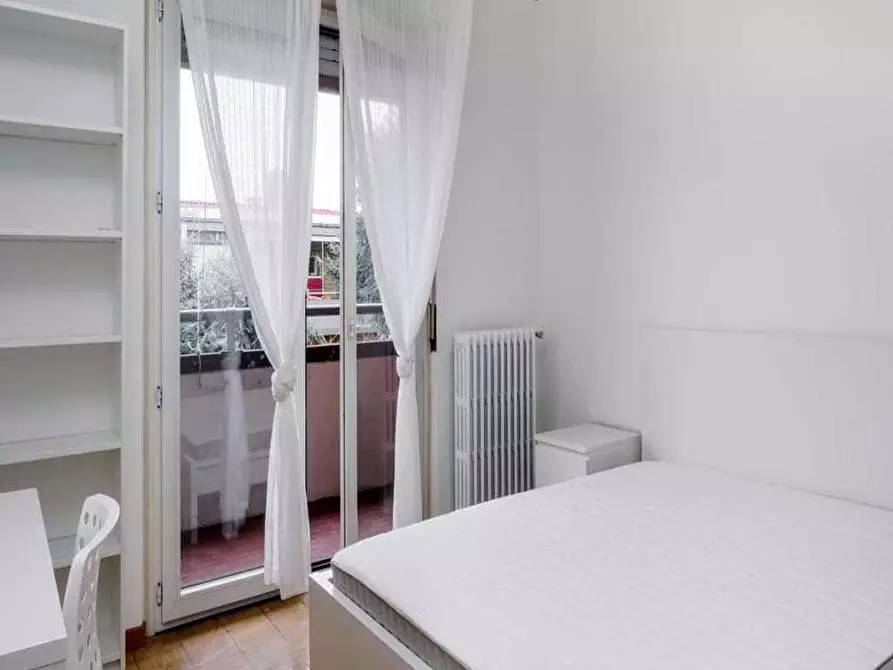 Immagine 3 di Camera in affitto  in Via Luca Ghini4 a Milano