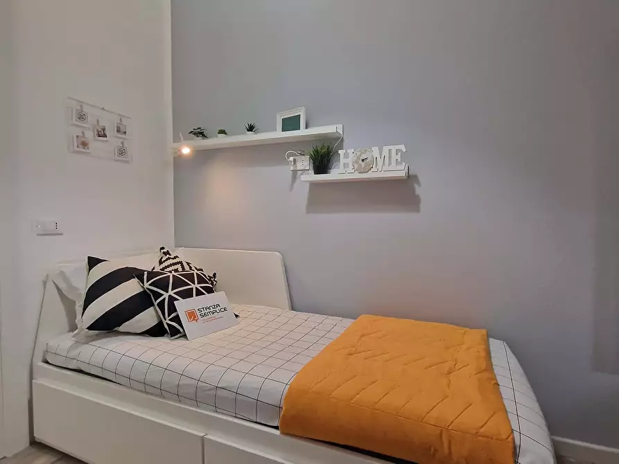 Immagine 4 di Camera in affitto  in Via in Selci54 a Roma