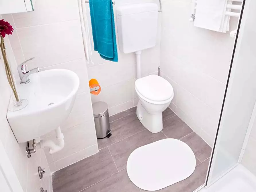 Immagine 24 di Camera in affitto  in Via Legnone15 a Milano