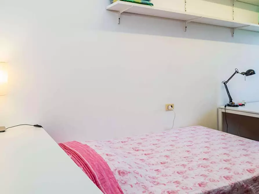 Immagine 25 di Camera in affitto  in Via dei Missaglia a Milano