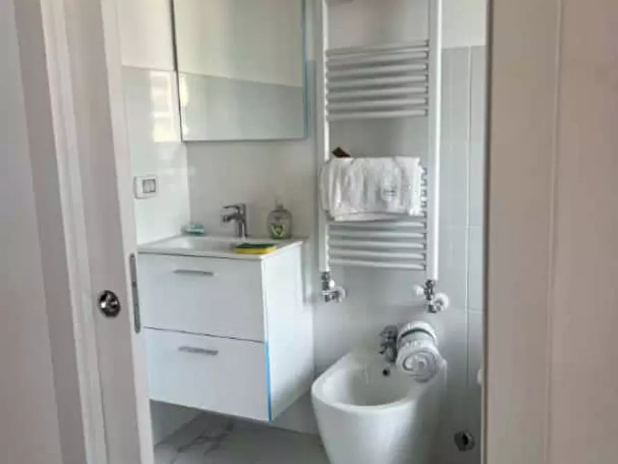 Immagine 10 di Camera in affitto  in Via Vipacco4 a Milano