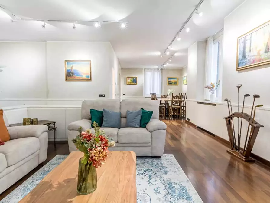 Immagine 6 di Appartamento in affitto  in Via Vittorio Emanuele II a Cernobbio