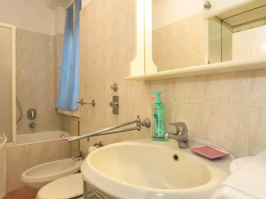 Immagine 19 di Camera in affitto  in Via Ruggero Bonghi a Milano