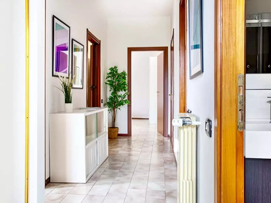 Immagine 17 di Camera in affitto  in Via Ronchi24 a Milano