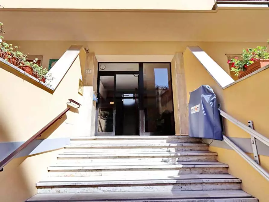 Immagine 26 di Camera in affitto  in Via Vincenzo Bellini56 a Firenze