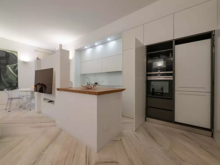 Immagine 14 di Appartamento in affitto  in Corso Europa10 a Milano