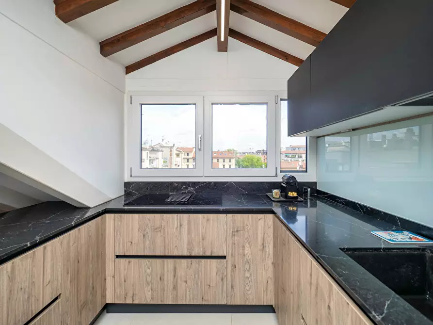 Immagine 38 di Appartamento in affitto  in Viale Umbria50 a Milano