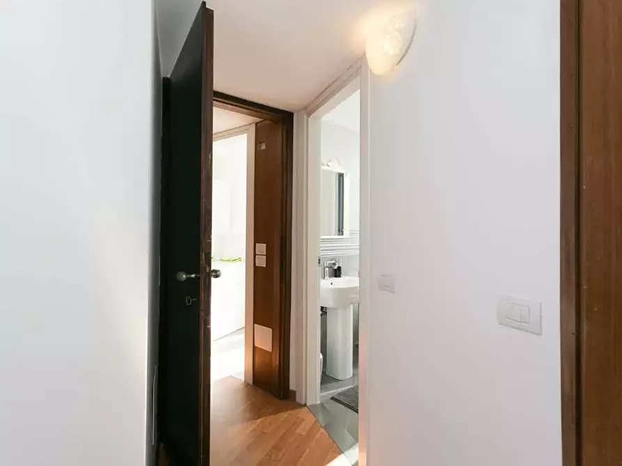 Immagine 12 di Camera in affitto  in Via Gavirate27 a Milano