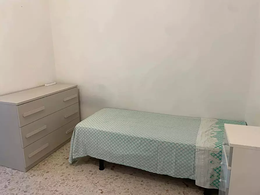 Immagine 2 di Camera in affitto  in Via Giuseppe Macchi78 a Roma