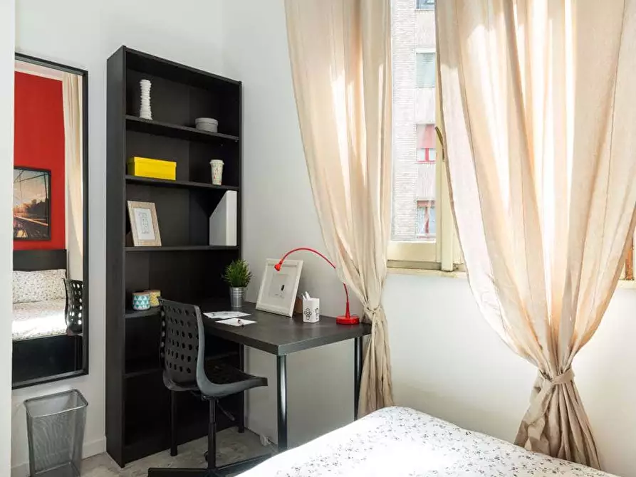 Immagine 1 di Camera in affitto  in Via Salvatore Barzilai19 a Milano