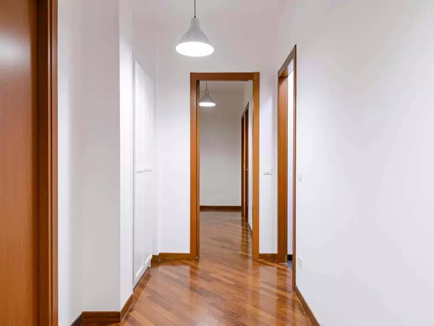 Immagine 14 di Camera in affitto  in Viale Emilio Caldara24a a Milano