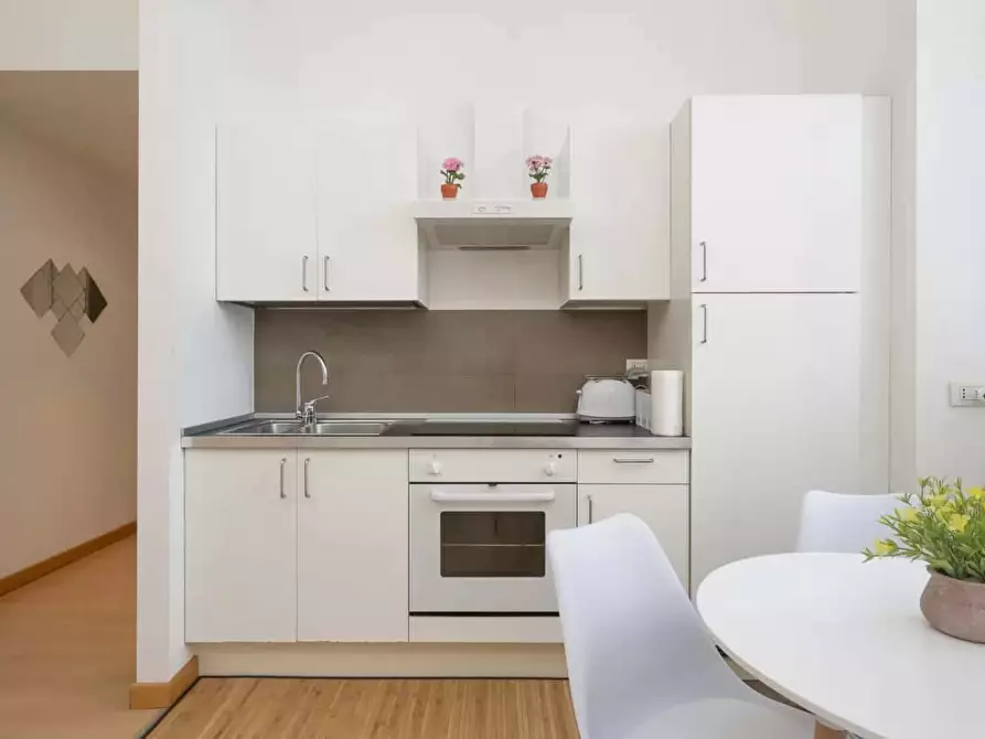 Immagine 3 di Appartamento in affitto  in Via Macedonio Melloni40 a Milano