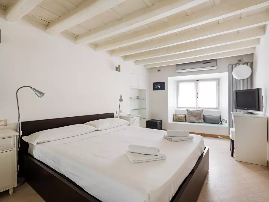 Immagine 1 di Appartamento in affitto  in Via Sant'Agnese14 a Milano