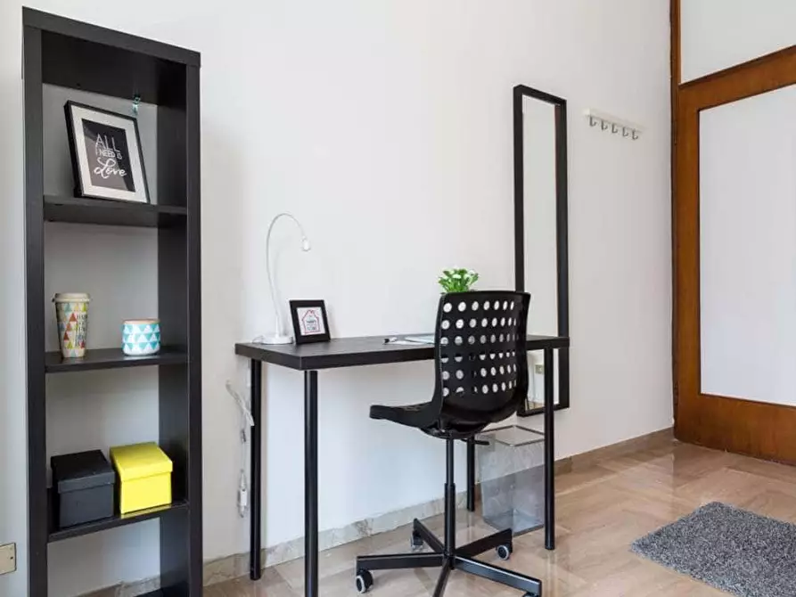 Immagine 3 di Camera in affitto  in Via Carlo Botta19 a Milano