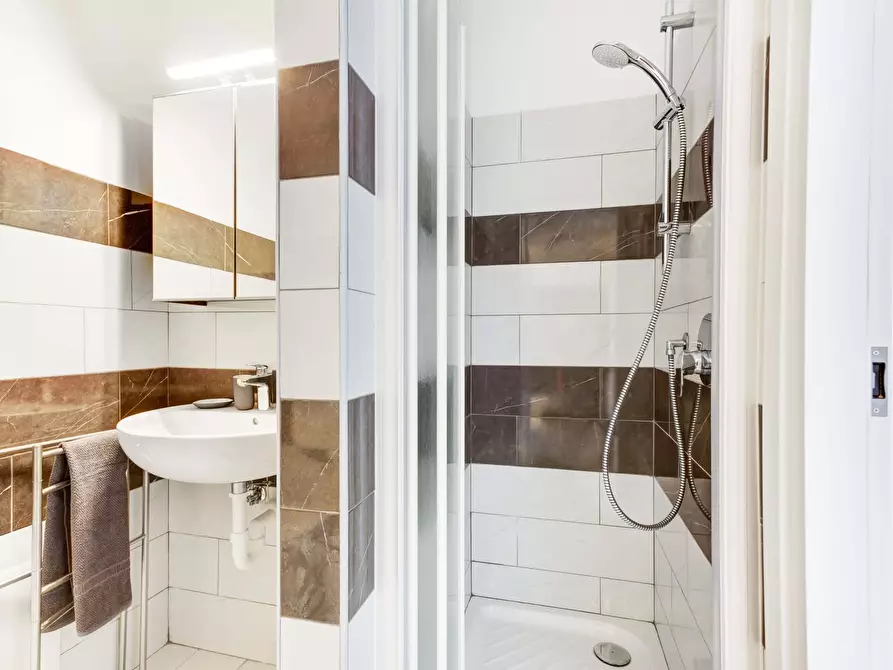 Immagine 6 di Camera in affitto  in Via Stromboli1 a Milano