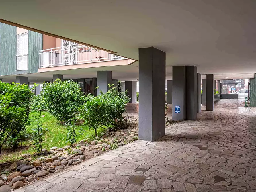 Immagine 18 di Camera in affitto  in Via Rho8 a Milano