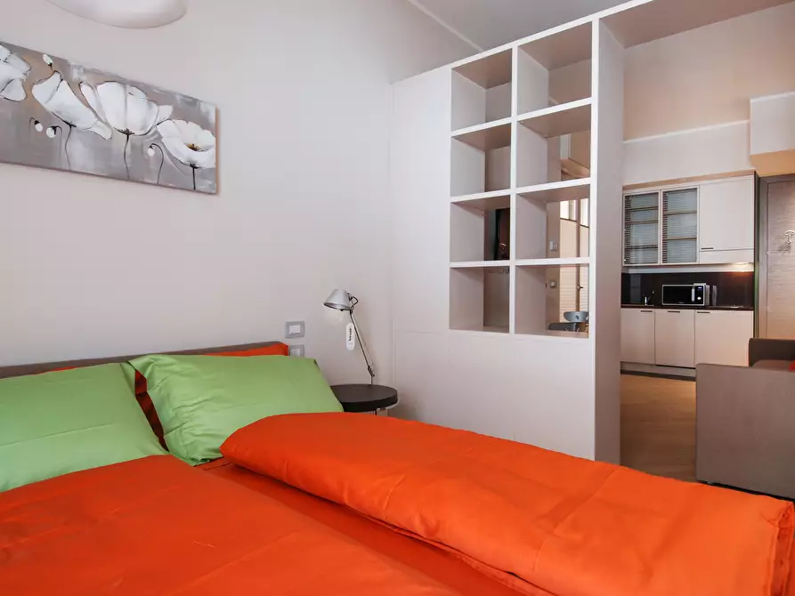 Immagine 13 di Appartamento in affitto  in Via Rizzoli18 a Bologna