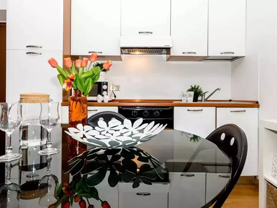 Immagine 5 di Appartamento in affitto  in Via Giuseppe Mazzini a Milano