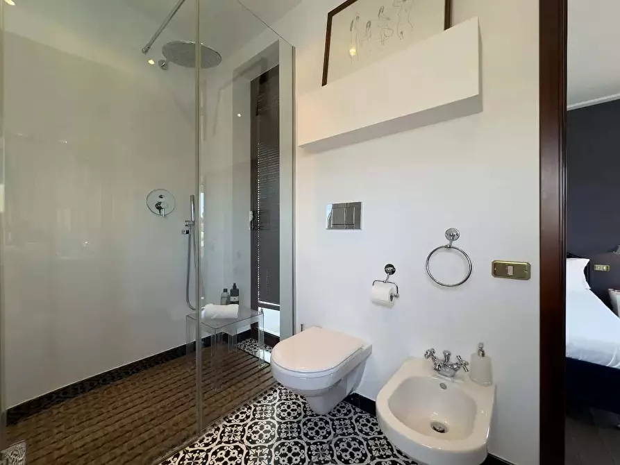 Immagine 17 di Appartamento in affitto  in Via Mario de' Fiori42 a Roma