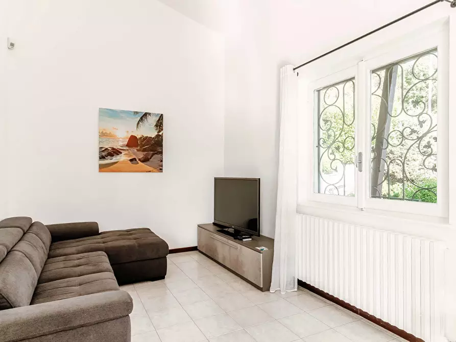 Immagine 9 di Appartamento in affitto  in Via Crotto Urago17 a Barni