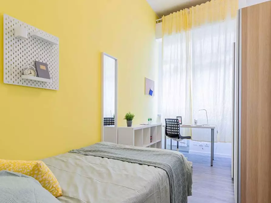 Immagine 2 di Camera in affitto  in Via Natale Battaglia27 a Milano