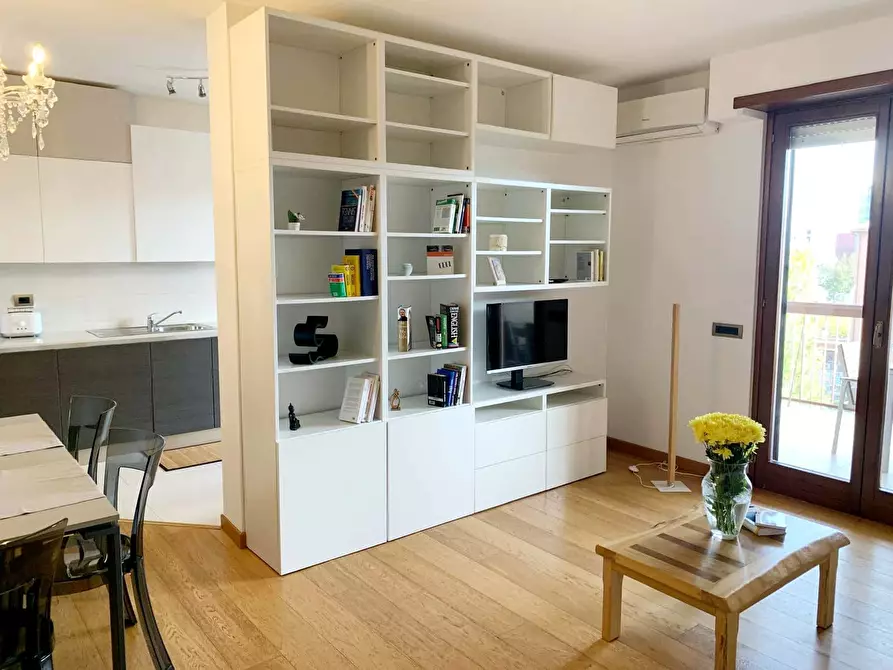 Immagine 9 di Appartamento in affitto  in Viale della Grande Muraglia59 a Roma