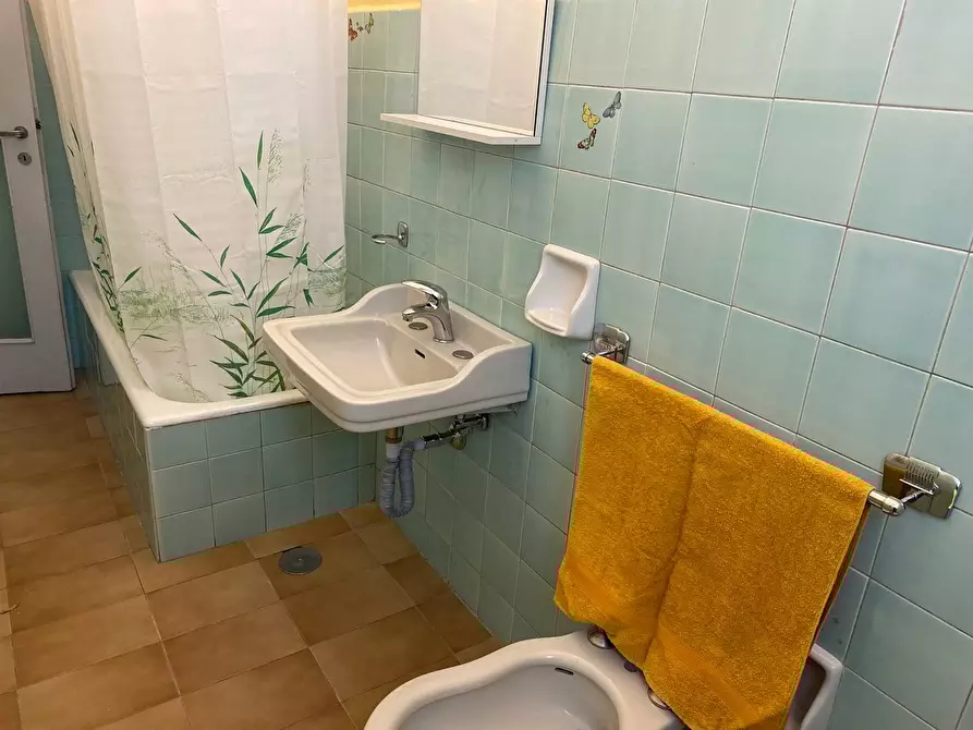 Immagine 21 di Camera in affitto  in Via Giovanni Segantini75 a Milano