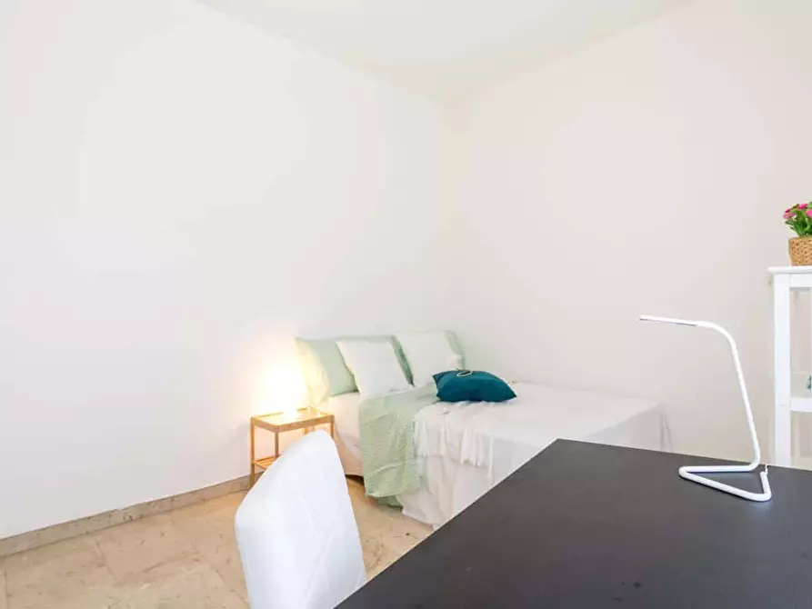 Immagine 3 di Camera in affitto  in Piazza Simone Bolivar3 a Milano