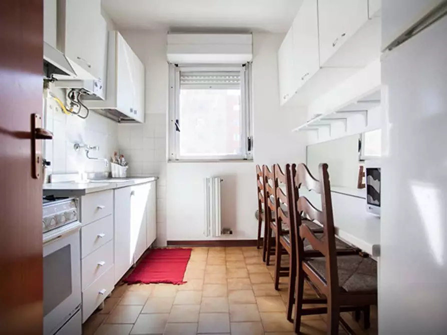 Immagine 5 di Camera in affitto  in Via dei Missaglia a Milano