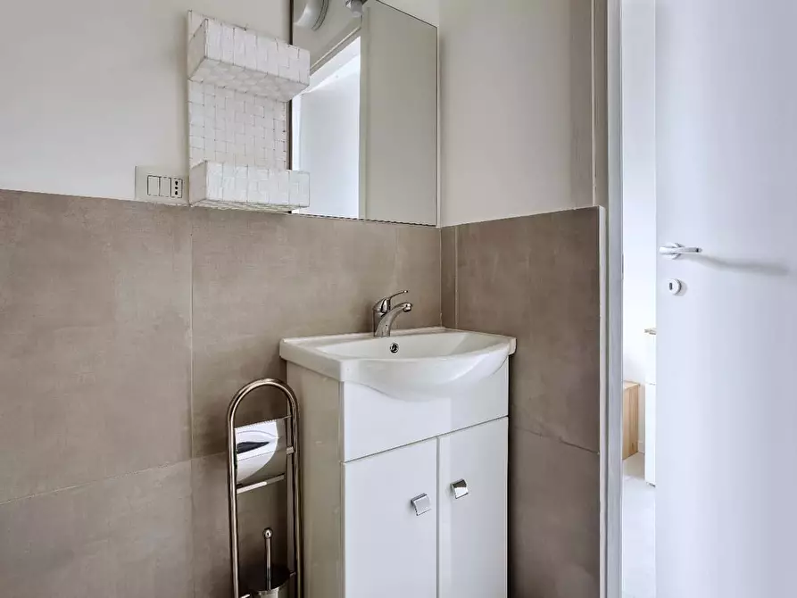 Immagine 17 di Appartamento in affitto  in Via Giovanni Battista Cassinis1 a Milano