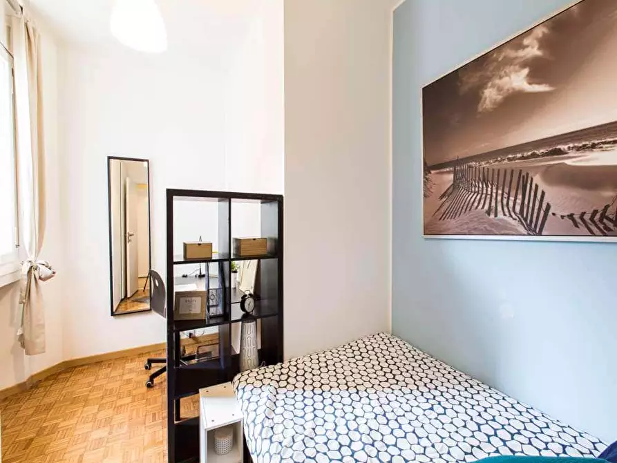 Immagine 5 di Camera in affitto  in Via Leone Tolstoi64 a Milano
