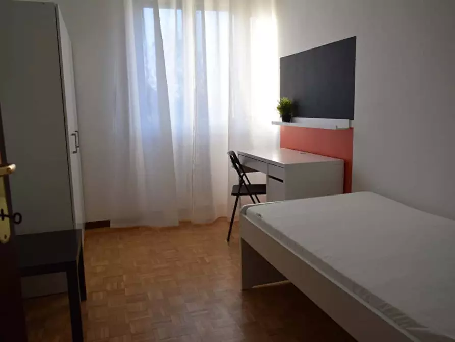 Immagine 1 di Camera in affitto  in Via Rocca D'Anfo7 a Brescia