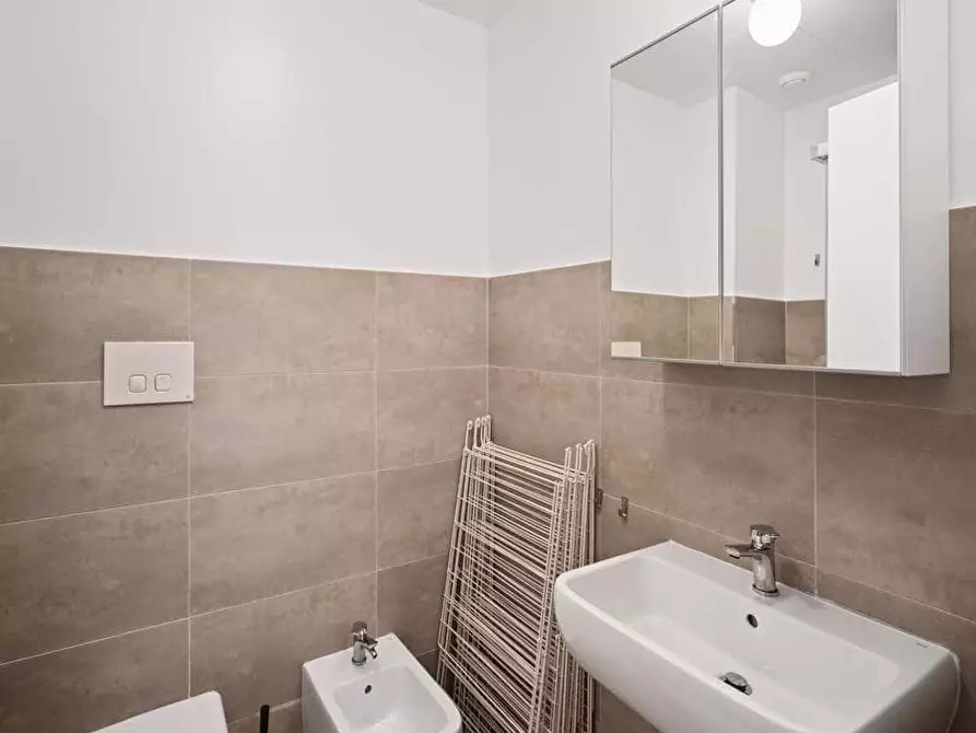 Immagine 5 di Camera in affitto  in Viale Legioni Romane39 a Milano